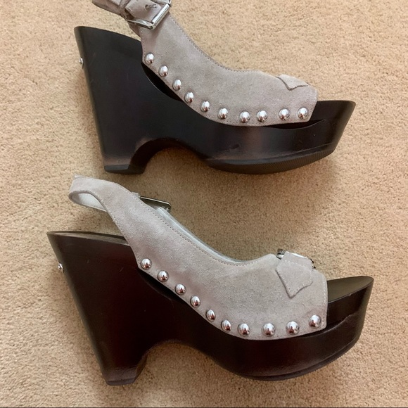 Michael Kors Signature Tan Suede and silver accent 6.5 Wedge heels - Picture 7 of 16